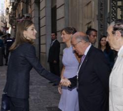 Doña Letizia recibe el saludo del presidente del Club de Exportadores e Inversores Españoles, Balbino Prieto