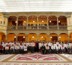 Los Reyes y la Infanta Doña Elena, con los deportistas españoles que obtuvieron medalla o diploma en Río 2016