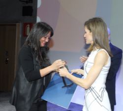 Entrega de los galardones por Su Majestad la Reina