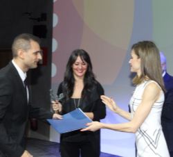 Entrega de los galardones por Su Majestad la Reina