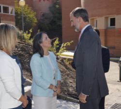 Su Majestad el Rey recibido por la primera dama de la República de Costa Rica, Mercedes Peñas