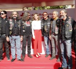 Doña Letizia acompañada por un grupo de moteros del club de Harley Davidson