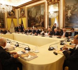 Vista general durante el transcurso de la reunión que Don Felipe y Doña Letizia mantuvieron con el Patronato del Instituto Cervantes