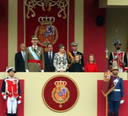 Sus Majestades los Reyes, Su Alteza Real la Princesa de Asturias y Su Alteza Real la Infanta Doña Sofía, en la Tribuna Real
