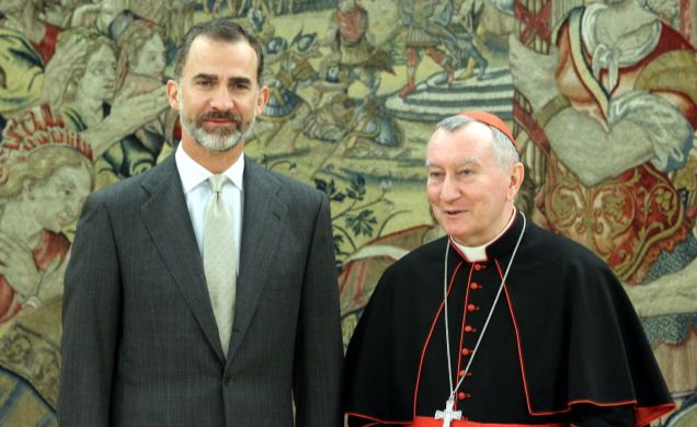 Don Felipe junto al cardenal Pietro Parolin