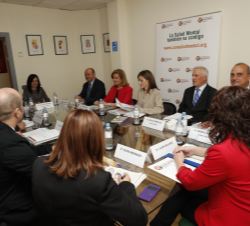 Doña Letizia en la reunión de trabajo en la Sede de la Confederación Salud mental España
