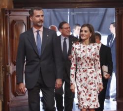 Los Reyes a su llegada al almuerzo ofrecido por la Fundación Princesa de Asturias