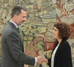 Su Majestad el Rey recibe el saludo de Alexandra Fernández Gómez, representante de En Marea - Podemos-En Marea-Anova-EU