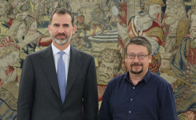 Don Felipe junto al representante de En Comú Podem-Guayem el Canvi, Francesc Xavier Domènech Sampere