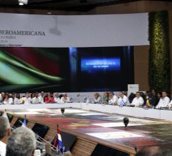 Vista general del salón Barahona durante la intervención de Su Majestad el Rey en la XXV Cumbre Iberoamericana 