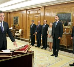 Su Majestad el Rey durante la jura de Mariano Rajoy Brey como presidente del Gobierno