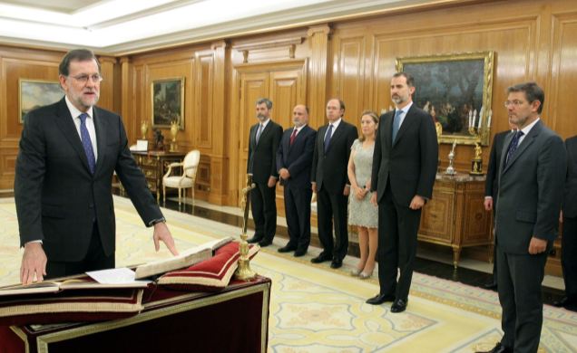 Su Majestad el Rey durante la jura de Mariano Rajoy Brey como presidente del Gobierno