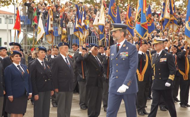 Su Majestad el Rey pasa revista a una Compañia de Veteranos de las Fuerzas Armadas