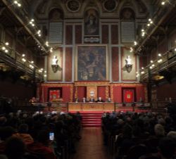 Vista general del paraninfo durante el acto