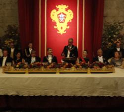 Vista de la mesa presidencial, en el momento de la intervención del Presidente de la República Portuguesa