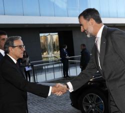 Su Majestad el Rey recibe el saludo del rector de la Universidad de Oporto, Sebastião José Cabral Feyo de Azevedo