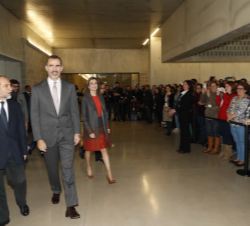 Los Reyes con el director del i3S, Mario Barbosa, a su llegada al Instituto de Investigación e Innovación en Salud (i3S)