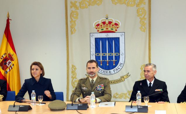 Su Majestad el Rey durante las conferencias de los jefe de Unidad del Mando de Operaciones Especiales