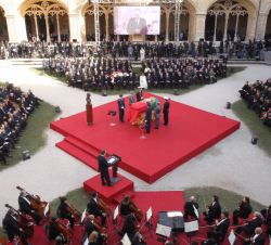 Vista general del Claustro del Monasterio de los Jerónimos de Santa María de Belém durante la celebración de las ceremonias fúnebres