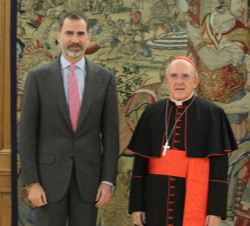 Su Majestad el Rey junto a monseñor Osoro