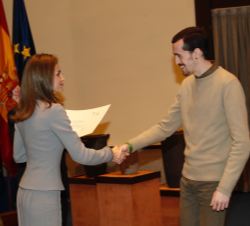 Doña Letizia durante el acto de entrega de los diplomas a los alumnos pertenecientes a la V Promoción del Máster en Medios de Impresión Gráfica, Ilust