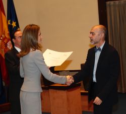 Doña Letizia durante el acto de entrega de los diplomas a los alumnos pertenecientes a la V Promoción del Máster en Medios de Impresión Gráfica, Ilust
