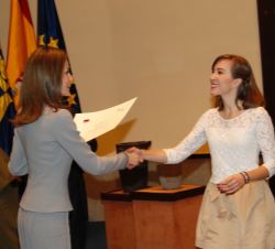 Doña Letizia durante el acto de entrega de los diplomas a los alumnos pertenecientes a la V Promoción del Máster en Medios de Impresión Gráfica, Ilust