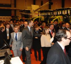 Sus Majestades los Reyes durante su vista a AGROEXPO 2017