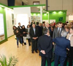Don Felipe y Doña Letizia durente el recorrido de AGROEXPO 2017
