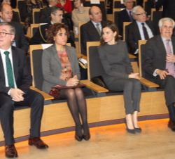 Su Majestad la Reina en el Salón de Actos momentos antes del comienzo del IV Foro contra el Cáncer