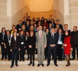 Su Majestad el Rey con los empleados del Museo de Málaga