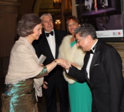 Su Majestad la Reina Doña Sofía recibe el saludo del delegado del Gobierno en la Comunidad Autónoma de Cataluña, Josep Enric Millo