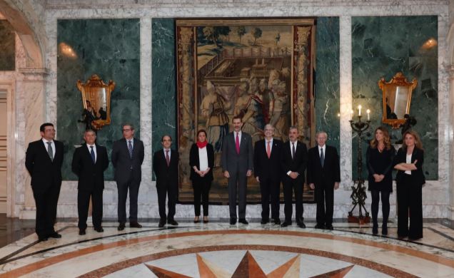 Don Felipe, con los miembros del Comité Ejecutivo del Consorci de la Zona Franca de Barcelona
