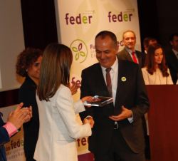 La Reina entrega el Premio a la inclusión por las Enfermedades Raras al profesor de la Universidad de las Islas Baleares, departamento de Pedagogía Ap