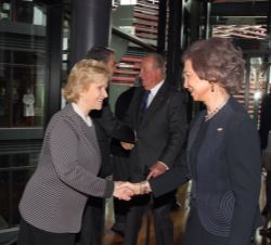 Doña Sofía, con la defensora del Pueblo, Soledad Becerril