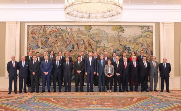 Su Majestad el Rey con el Consejo de Administración de la Corporación Empresarial de Extremadura
