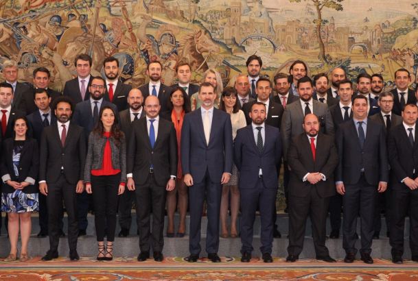 Don Felipe, con los miembros de la Comisión Ejecutiva, la Junta Directiva y los responsables de las organizaciones territoriales que conforman CEAJE