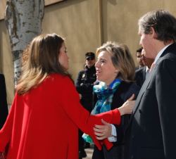 Su Majestad la Reina recibe el saludo de la delegada del Gobierno en la Comunidad de Castilla y León, María José Salgueiro