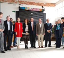 Doña Letizia y las autoridades asistentes, antes de comenzar el acto de proclamación del "Premio Fundación Princesa de Girona 2017" en su ca
