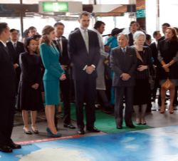 Sus Majestades los Reyes junto a los Emperadores de Japón a su llegada al Centro de Estudio, Concienciación y Prevención de Catástrofes Naturales prov