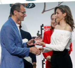 Su Majestad la Reina entrega el Premio “El Barco de Vapor” a Roberto Aliaga Sánchez
