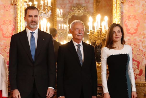 Sus Majestades los Reyes, con el Premio Cervantes 2016, Eduardo Mendoza