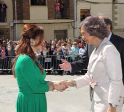 Su Majestad la Reina Doña Sofía recibe el saludo de la presidenta de las Cortes de Castilla y León, Silvia Clemente