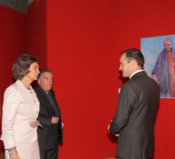 Doña Sofía, con el comisario, Miguel Ángel Barbado, y el subcomisario, Antonio Franco