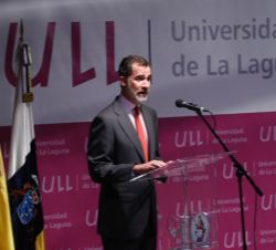 Su Majestad el Rey durante su intervención en el acto con motivo del 225º aniversario de la Universidad de La Laguna