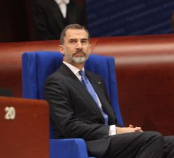 Su Majestad el Rey en el Plenario de la Asamblea Parlamentraria del Cosnejo de Europa, momentos antes de abrirse la sesión