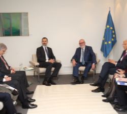 Su Majestad el Rey durante el encuentro con el presidente de la Asamblea Parlamentaria del Consejo de Europa, Pedro Agramunt