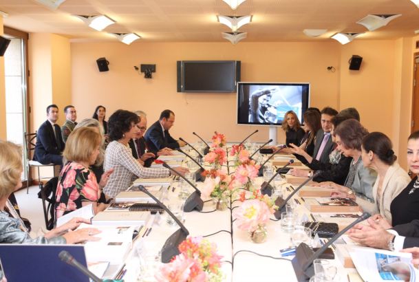 Doña Sofía durante la reunión del Círculo Internacional de  la Escuela Superior de Música Reina Sofía
