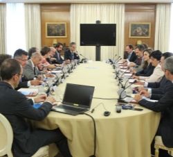 Don Felipe y Doña Letizia durante el desarrollo de la XIX reunión de la Comisión Delegada de la Fundación Princesa de Girona
