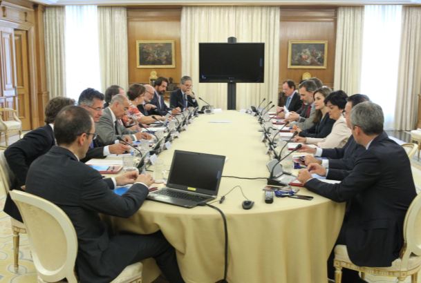 Don Felipe y Doña Letizia durante el desarrollo de la XIX reunión de la Comisión Delegada de la Fundación Princesa de Girona